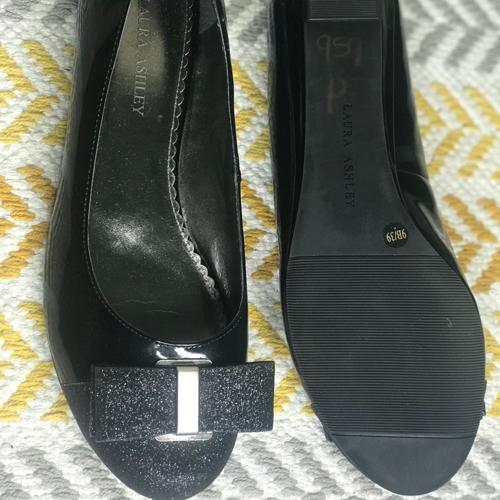 Black Flats With Bow